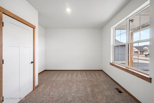 8892 W Swather AVE, Rathdrum, ID 83858