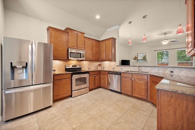 1224 Shelley Drive, Burleson, TX 76028