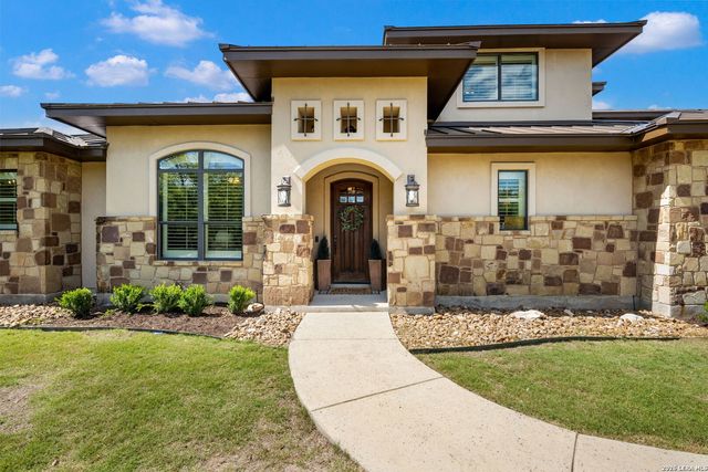 8820 Cavalry Dr, Boerne, TX 78015