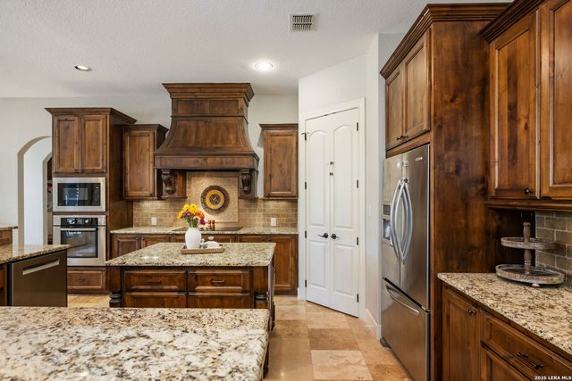 8820 Cavalry Dr, Boerne, TX 78015