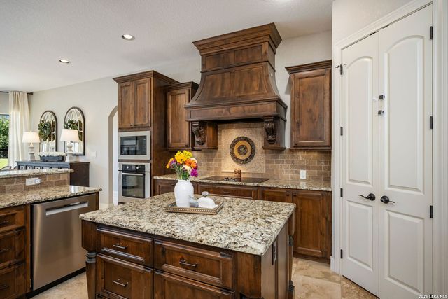 8820 Cavalry Dr, Boerne, TX 78015