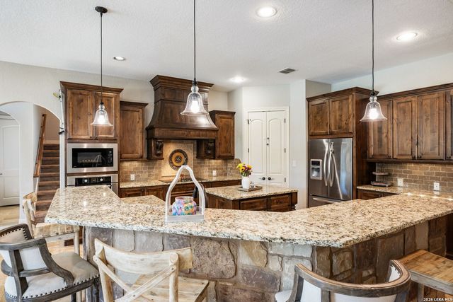 8820 Cavalry Dr, Boerne, TX 78015