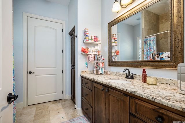 8820 Cavalry Dr, Boerne, TX 78015