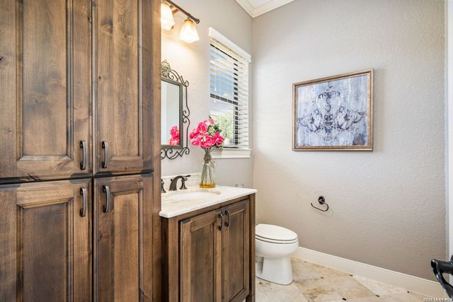 8820 Cavalry Dr, Boerne, TX 78015