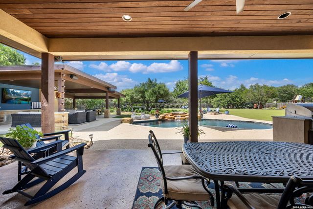 8820 Cavalry Dr, Boerne, TX 78015