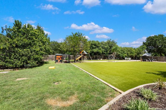 8820 Cavalry Dr, Boerne, TX 78015