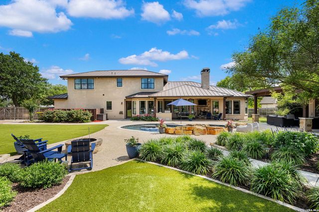 8820 Cavalry Dr, Boerne, TX 78015
