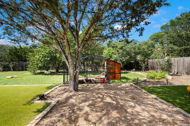 8820 Cavalry Dr, Boerne, TX 78015