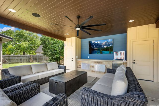 8820 Cavalry Dr, Boerne, TX 78015