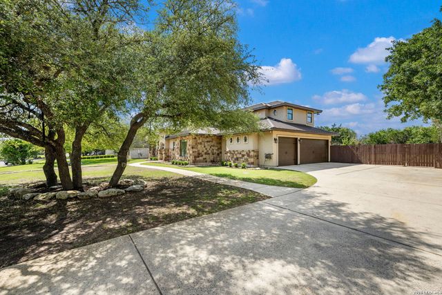 8820 Cavalry Dr, Boerne, TX 78015