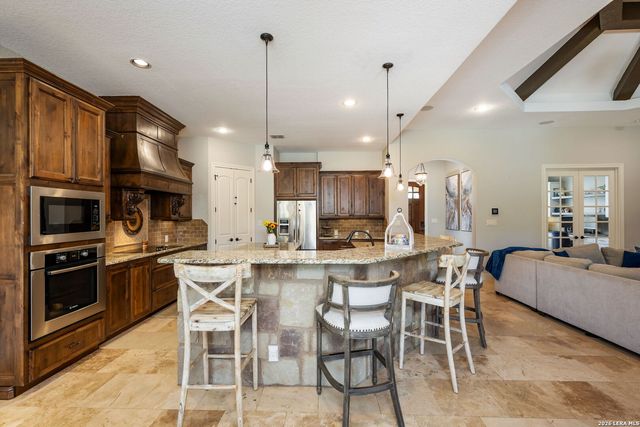 8820 Cavalry Dr, Boerne, TX 78015