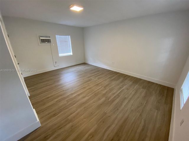 11310 Peachtree Dr, Miami, FL 33161