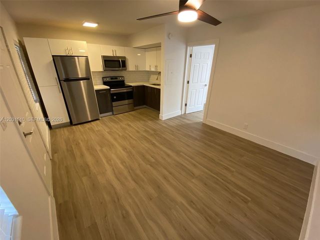 11310 Peachtree Dr, Miami, FL 33161
