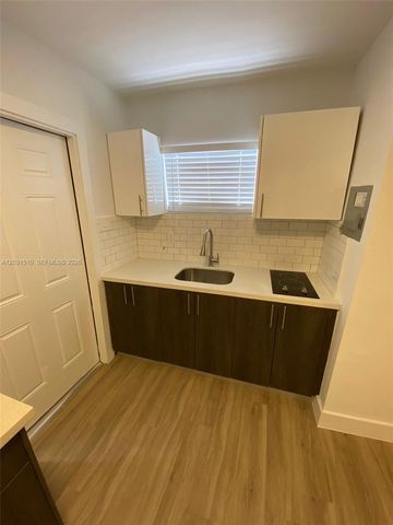 11310 Peachtree Dr, Miami, FL 33161