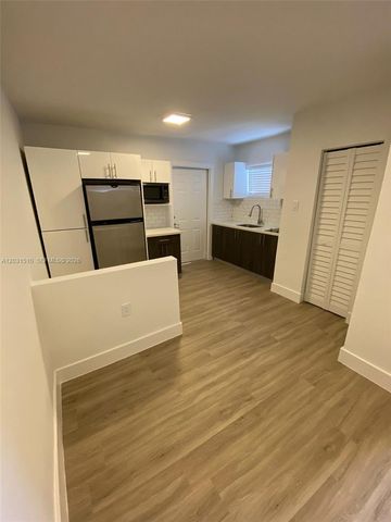 11310 Peachtree Dr, Miami, FL 33161