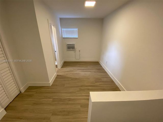 11310 Peachtree Dr, Miami, FL 33161