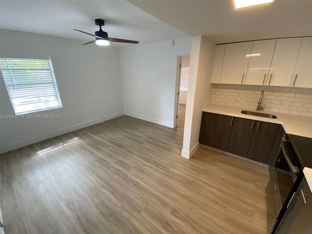 11310 Peachtree Dr, Miami, FL 33161