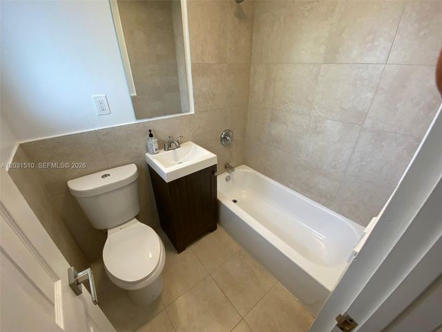 11310 Peachtree Dr, Miami, FL 33161