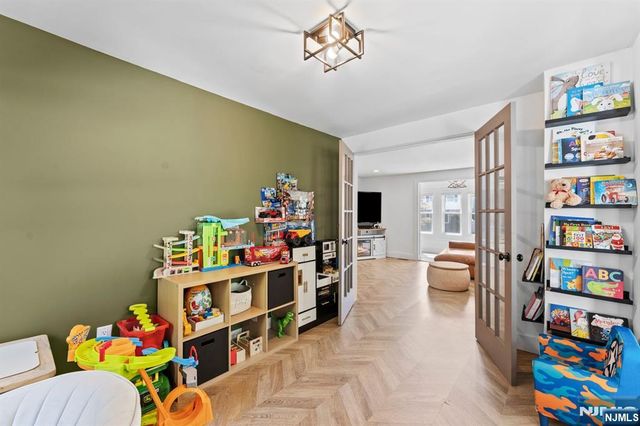 9 Lawnwood Avenue, Newton, NJ 07860