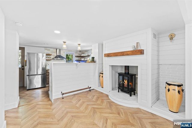 9 Lawnwood Avenue, Newton, NJ 07860