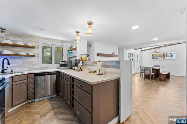 9 Lawnwood Avenue, Newton, NJ 07860