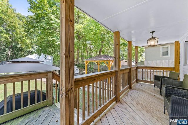 9 Lawnwood Avenue, Newton, NJ 07860