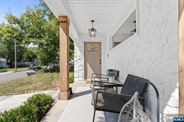 9 Lawnwood Avenue, Newton, NJ 07860