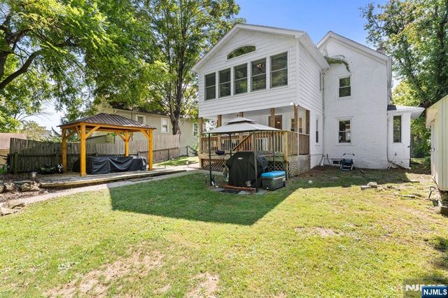 9 Lawnwood Avenue, Newton, NJ 07860