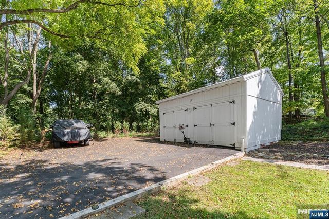 9 Lawnwood Avenue, Newton, NJ 07860