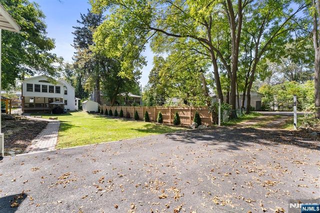 9 Lawnwood Avenue, Newton, NJ 07860