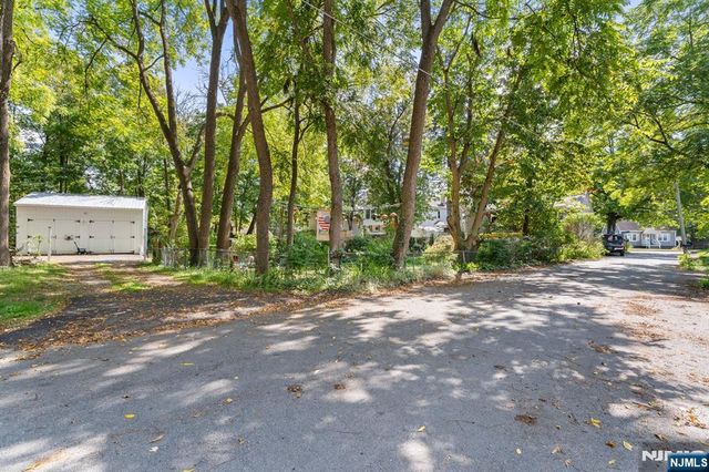 9 Lawnwood Avenue, Newton, NJ 07860