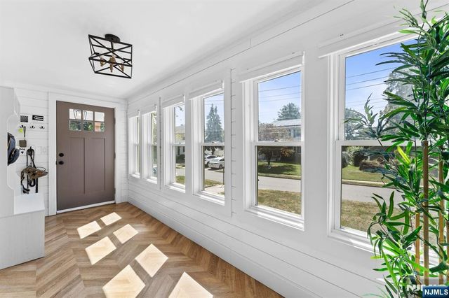 9 Lawnwood Avenue, Newton, NJ 07860