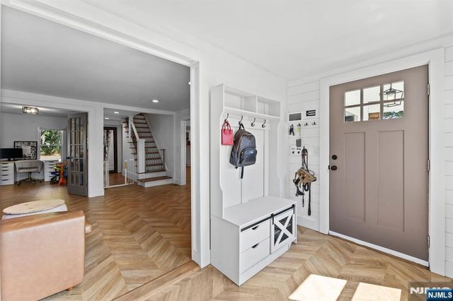 9 Lawnwood Avenue, Newton, NJ 07860