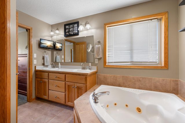 9304 373rd Avenue NW, Princeton, MN 55371
