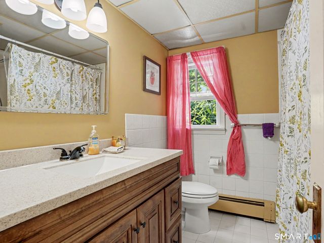 10 Crest Road, Danbury, CT 06811