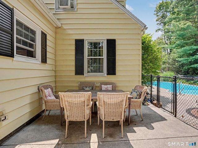 10 Crest Road, Danbury, CT 06811