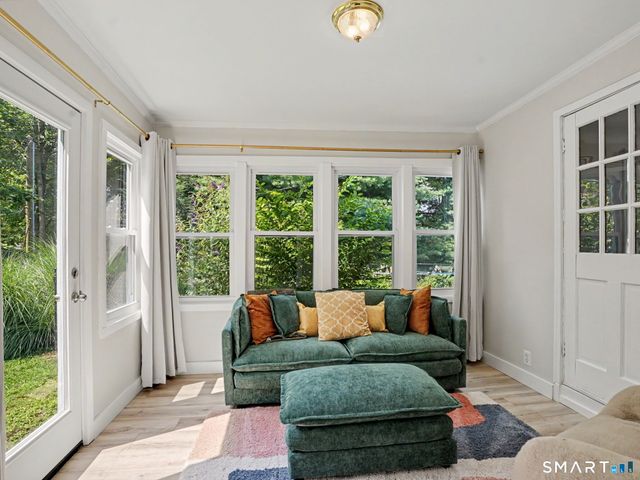 10 Crest Road, Danbury, CT 06811