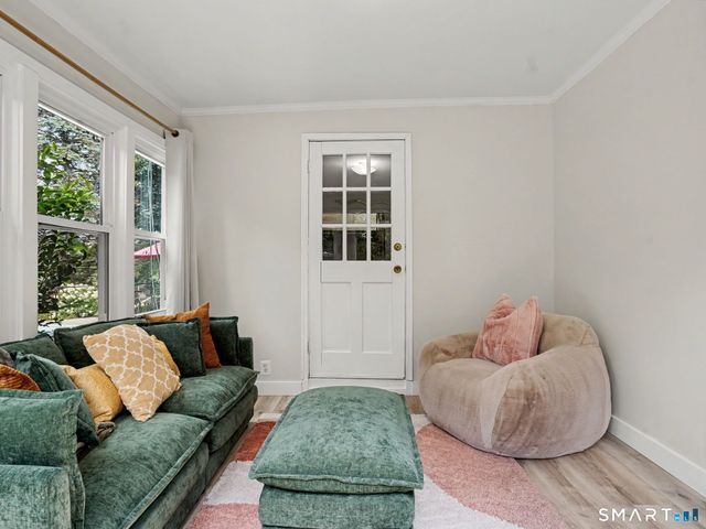 10 Crest Road, Danbury, CT 06811