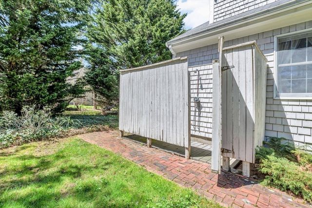 20 Bantry Ln, Brewster, MA 02631