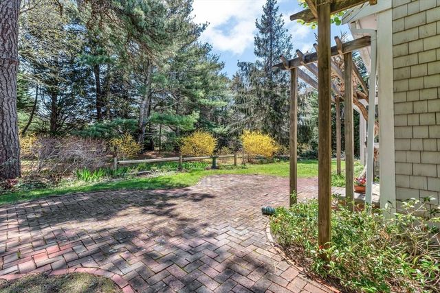 20 Bantry Ln, Brewster, MA 02631