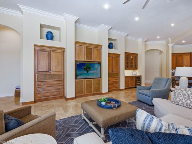 7051 Hunters RD, Naples, FL 34109
