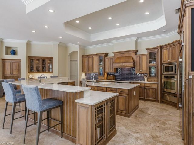 7051 Hunters RD, Naples, FL 34109