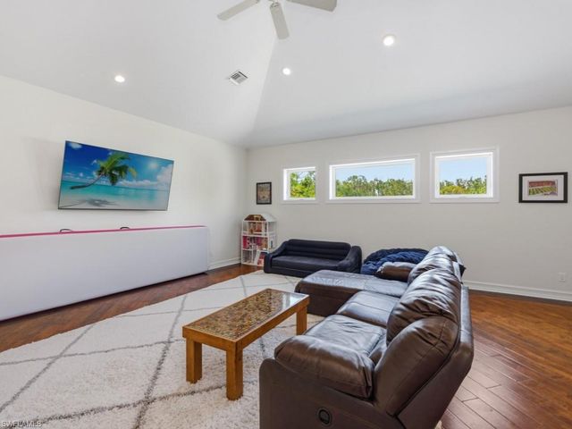 7051 Hunters RD, Naples, FL 34109