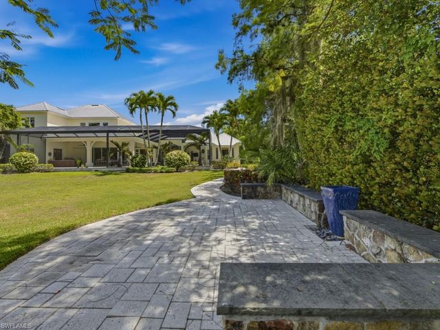 7051 Hunters RD, Naples, FL 34109