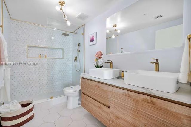 2889 Mcfarlane Rd 1614, Miami, FL 33133