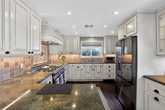 5052 Howard Avenue, Los Alamitos, CA 90720