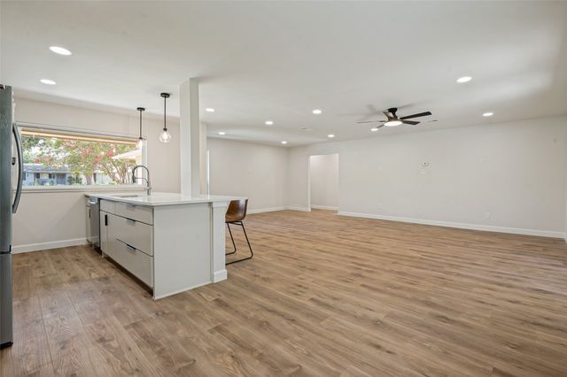 3550 Ridgeoak Way, Farmers Branch, TX 75234