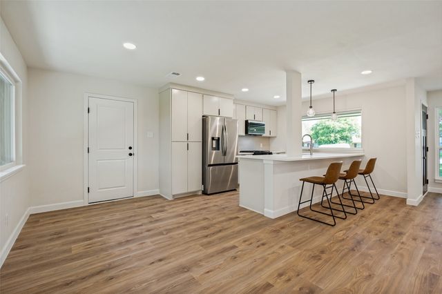 3550 Ridgeoak Way, Farmers Branch, TX 75234