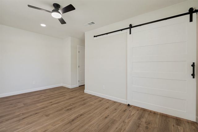 3550 Ridgeoak Way, Farmers Branch, TX 75234