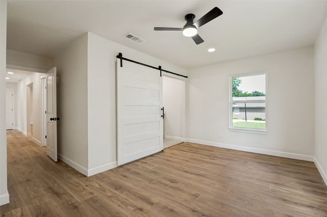 3550 Ridgeoak Way, Farmers Branch, TX 75234